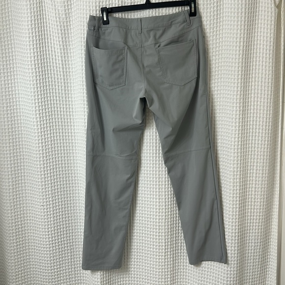 Lululemon Men’s ABC Classic-Fit 5 Pocket Pant
Warpstreme Silver Drop Gray 33/31 - Picture 5 of 12